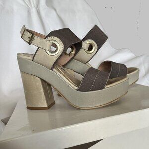 sandals block heels buckle Cream platform slightly shimmering gold/silver size 6